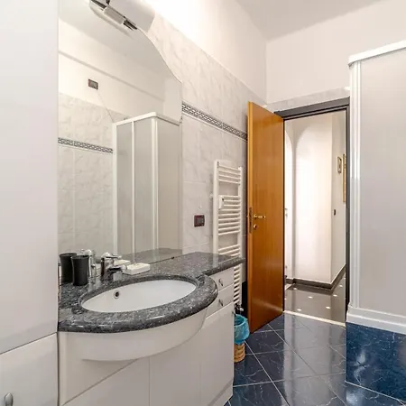 Castelletto Roomy & Functional Flat Апартаменты Генуя