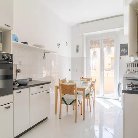 Castelletto Roomy & Functional Flat Генуя