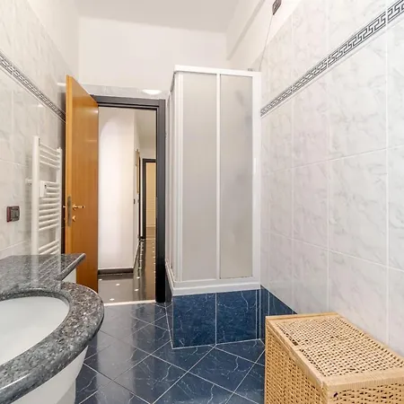 Castelletto Roomy & Functional Flat * Генуя